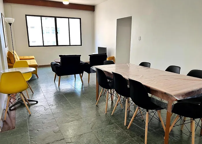 Apartamento 4 Quartos, 3 Banheiros, Vista Para O Mar Pitangueiras, Sacada, 1 Vaga De Garagem, Apenas 50 Metros Do Mar Guarujá