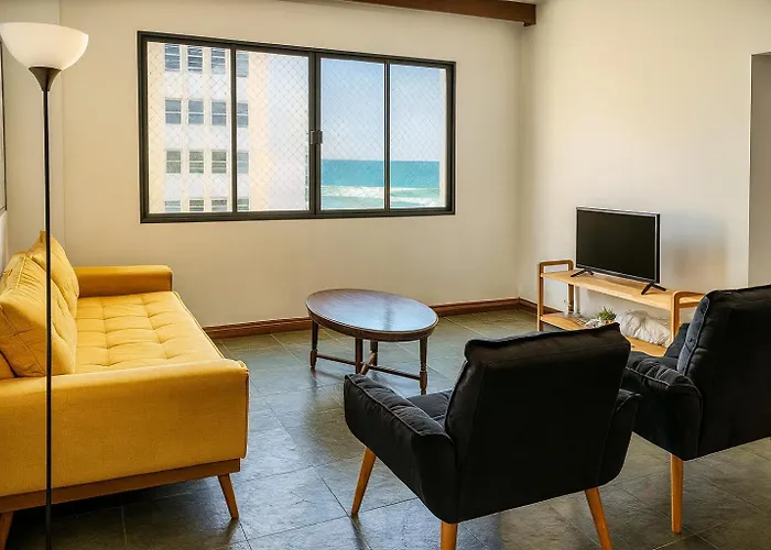 Apartamento 4 Quartos, 3 Banheiros, Vista Para O Mar Pitangueiras, Sacada, 1 Vaga De Garagem, Apenas 50 Metros Do Mar Guarujá